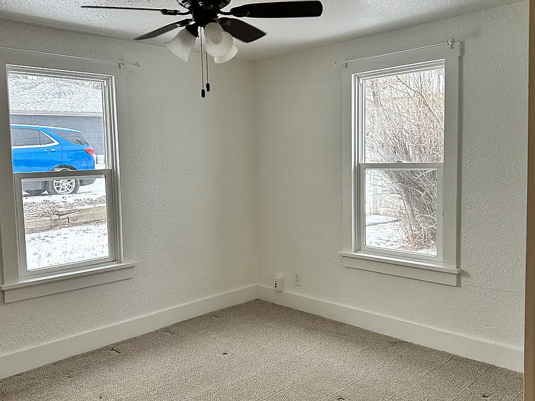 109 S 6th St #5 — Photo 3