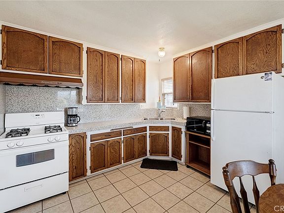 4th image of 4162 W 162nd St