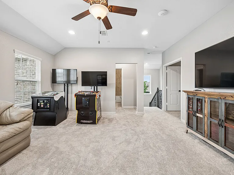 2200 Mountain Creek Ct — Photo 39