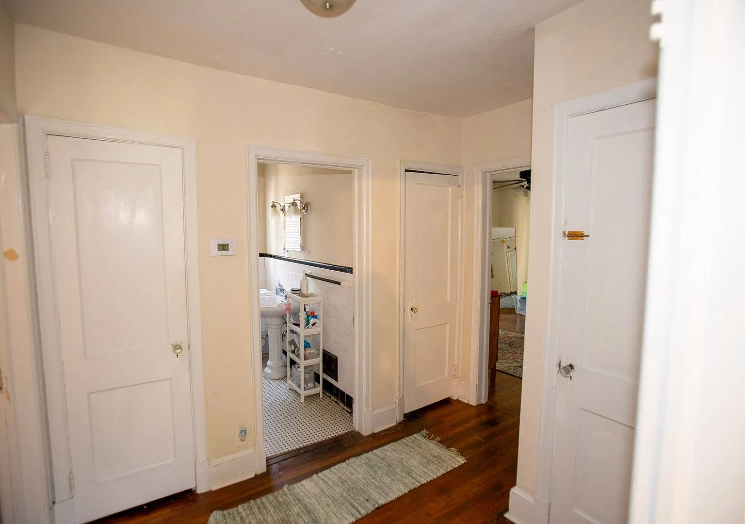 Split- Level Unit in Normaltown! — Photo 4