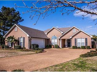 306 Evergreen Ct, Flowood, MS 39232