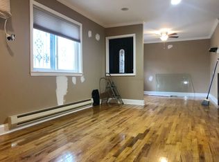 1650 155th St, Whitestone, NY 11357