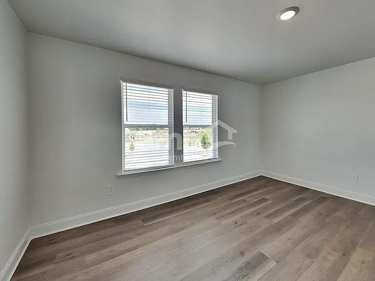 338 Golucke Way — Photo 13