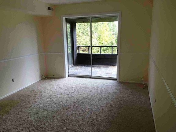 5th image of 1295 N Sterling Ave Unit 213