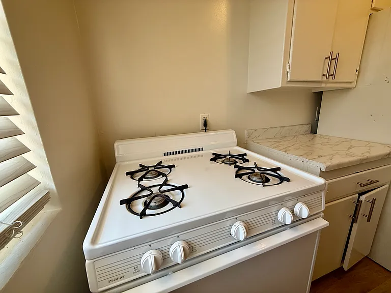 12002 Hart St #2 — Photo 8