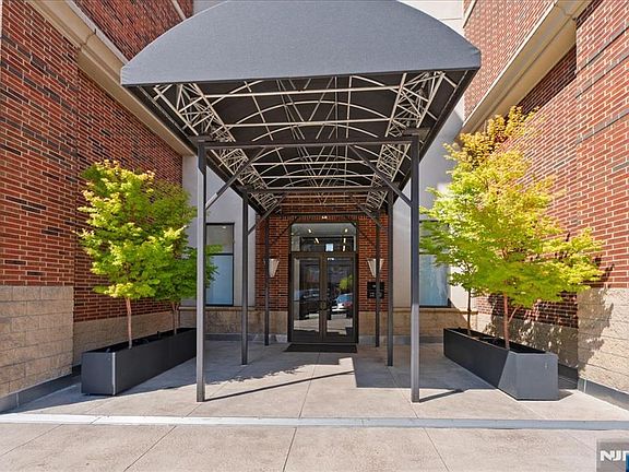 2nd image of 1104 City Place