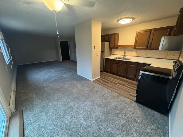 122 Main St W #3, Newton Falls, OH 44444