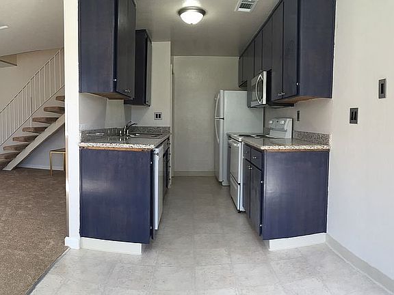 4th image of 1608 Sycamore Dr