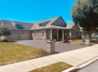 893 Cambridge Dr, Manheim, PA 17545