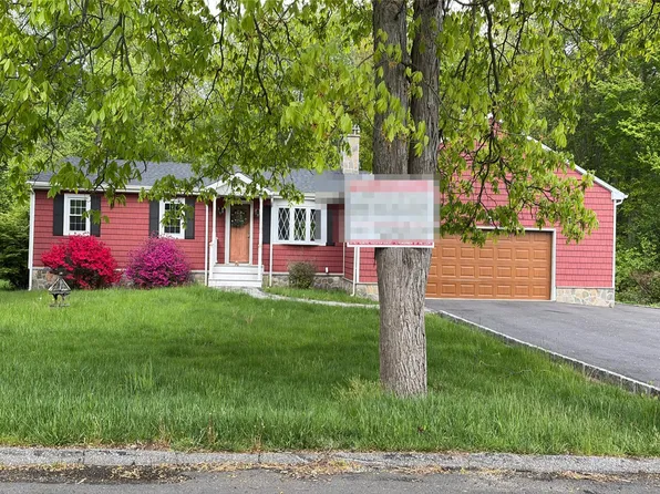 38 Gray St, Shelton, CT 06484