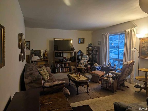 3rd image of 3 Kennedy Ln