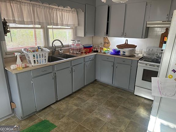 5th image of 160 Macon Rd