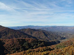 200 Wildwood Ln, Whittier, NC 28789