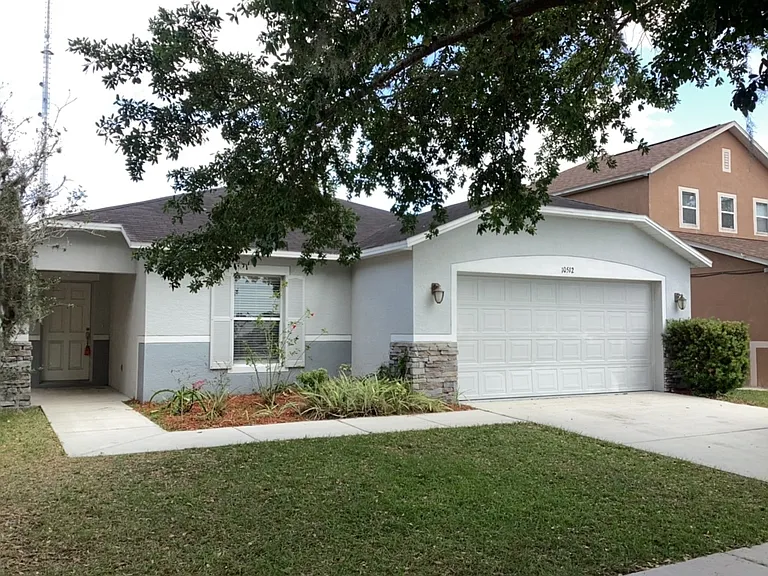 10512 Boyette Creek Blvd — Photo 1