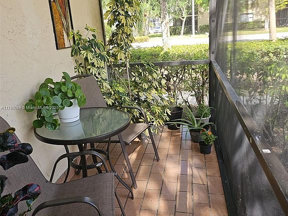 4th image of 357 Lakeview Dr APT 104