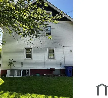 3 bed, 1000 sqft, $1,000 — Photo 2