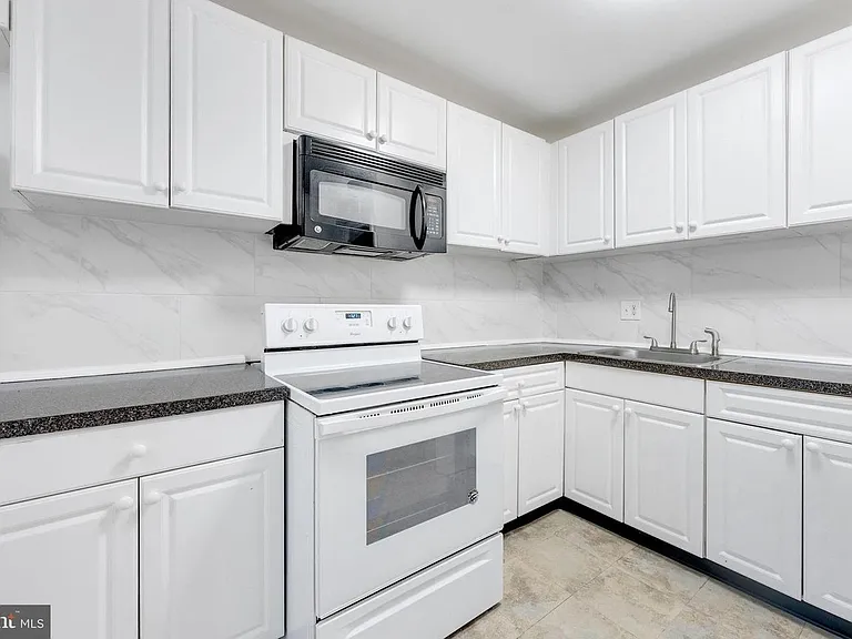 1117 Kaye Ct — Photo 9