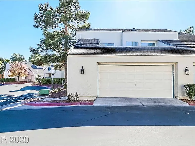 2737 Ferrin Rd — Photo 2