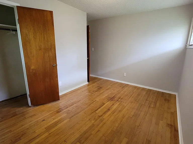406 Warner St NW — Photo 5
