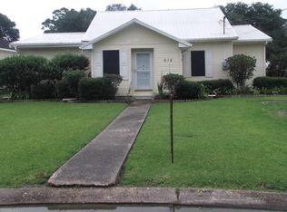 615 4th St, Jennings, LA 70546