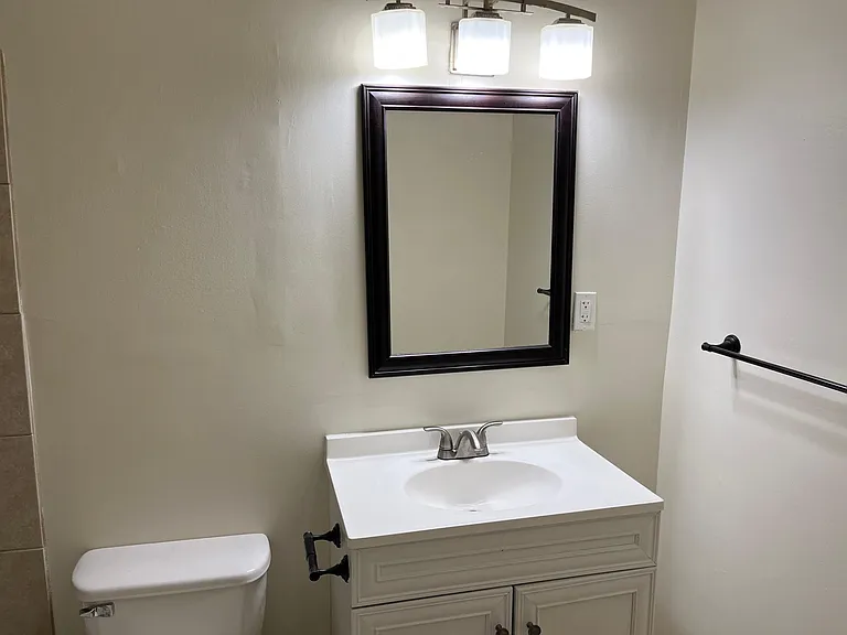 638 San Fernando Dr SE — Photo 11