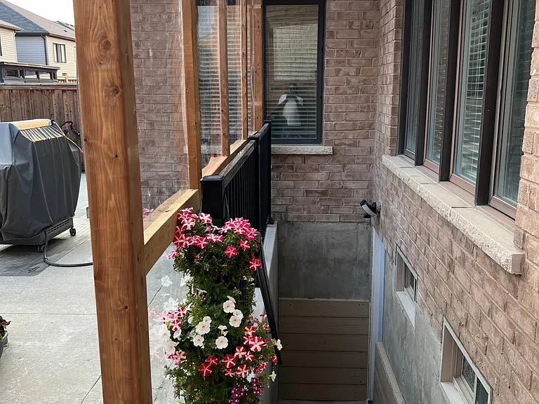 40 Pagebrook Cres #BASEMENT — Photo 10