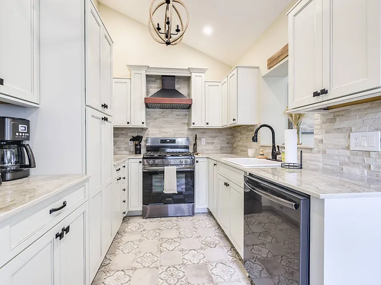 3 Oakhurst Rd #6 — Photo 7
