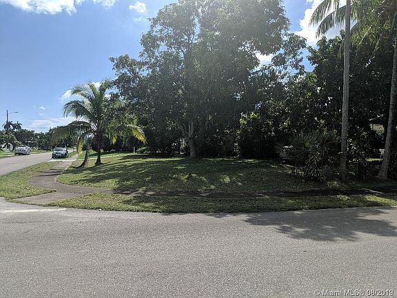 5th image of 16961 NE 16th Ave