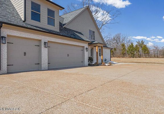 4th image of 5392 Grayson Way