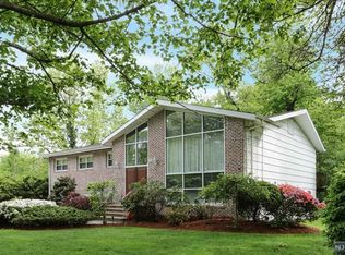 34 Connor Dr, Englewood Cliffs, NJ 07632