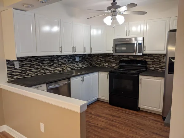 19 Oakridge Dr, Langhorne, PA 19047