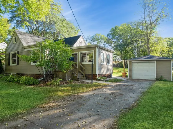 1117 65th St, Windsor Heights, IA 50324