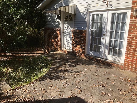 3rd image of 1882 1882 Robinhill Ct