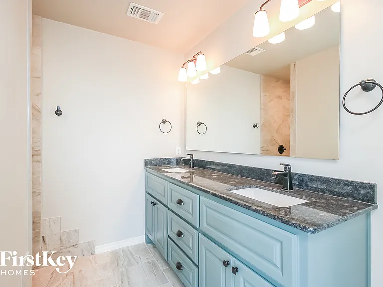 3401 Ontario Cir — Photo 9