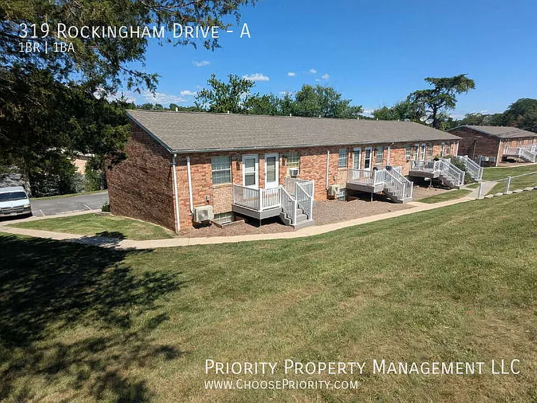 319 Rockingham Dr #A — Photo 1