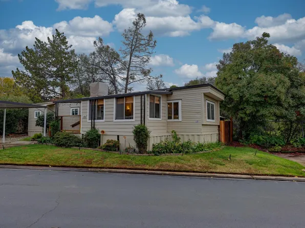 12102 Hemlock Dr, Auburn, CA 95603