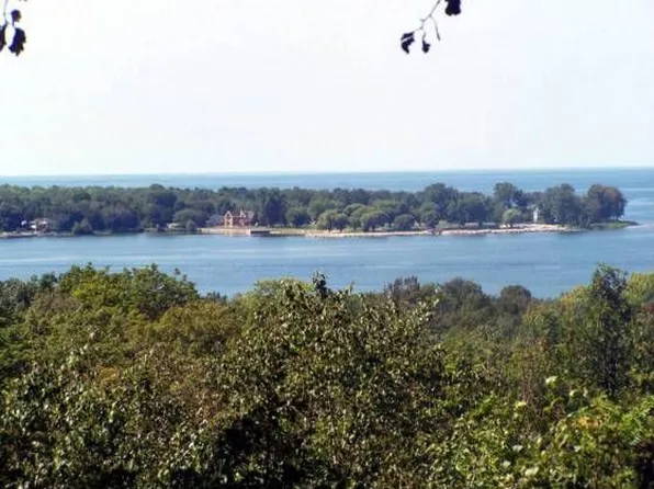 8083 Chateau Dr, Egg Harbor, WI 54209