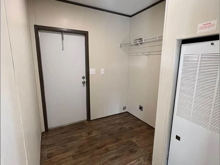 112 Zain Ln — Photo 2