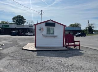214 N Main St, Burkesville, KY 42717