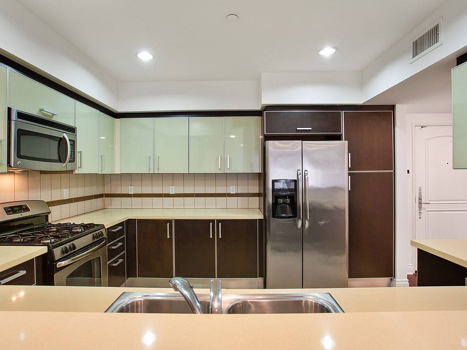 1st image of 11346 Iowa Ave #Penthouse 8