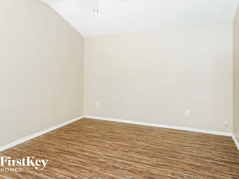 2306 Cranberry Cir — Photo 12