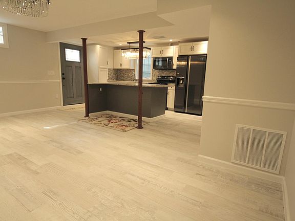 4th image of 517 Worchester St