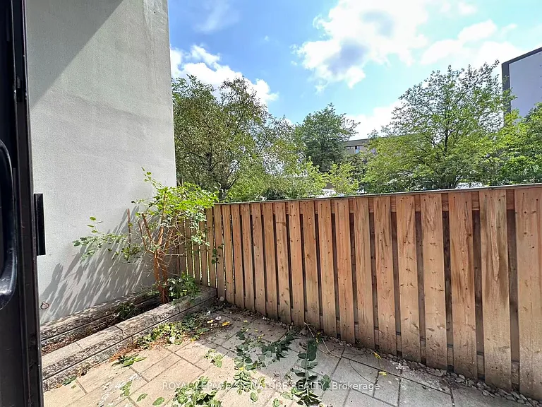 2121 Roche Ct #109 — Photo 29