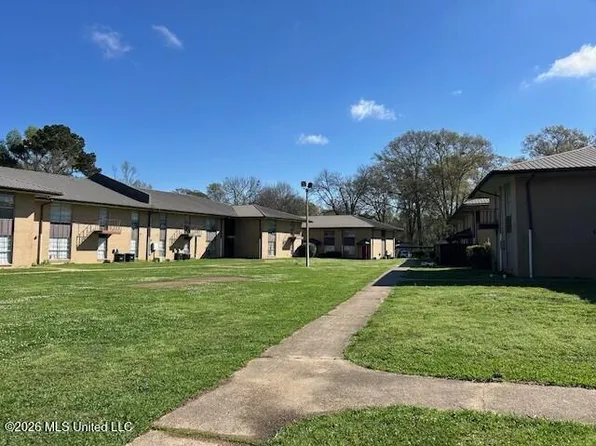 3150 Robinson St, Jackson, MS 39209