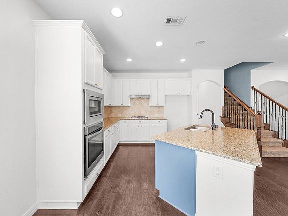 3rd image of 600 Park Meadow Ln