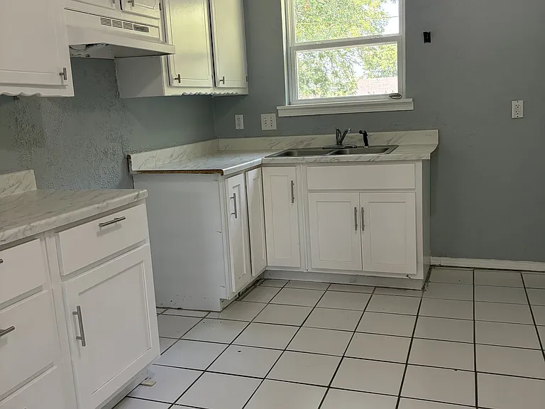 2220 S 132nd East Ave — Photo 6