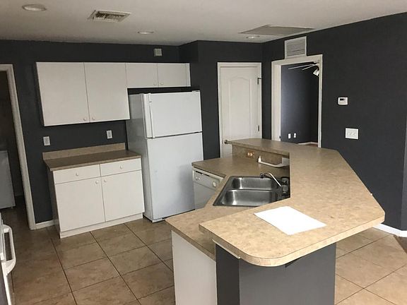 2nd image of 1002 Columbus Blvd