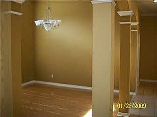 3rd image of 621 W Heritage Dr