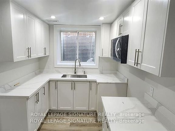 3rd image of 25 Lyle Dr