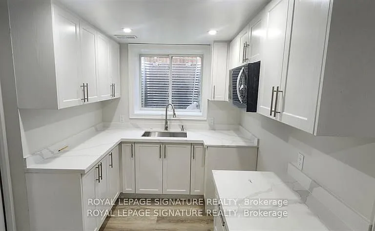 25 Lyle Dr #LOWER — Photo 3